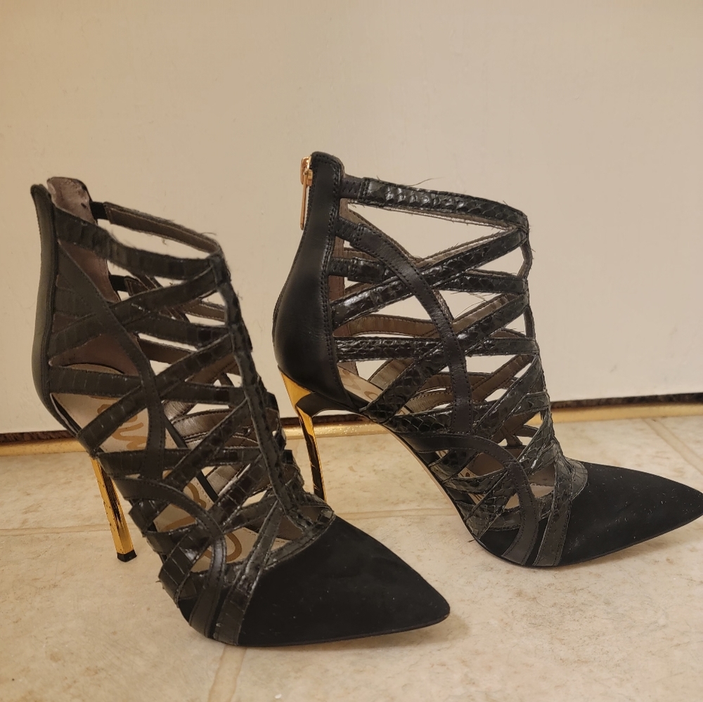 Black heels